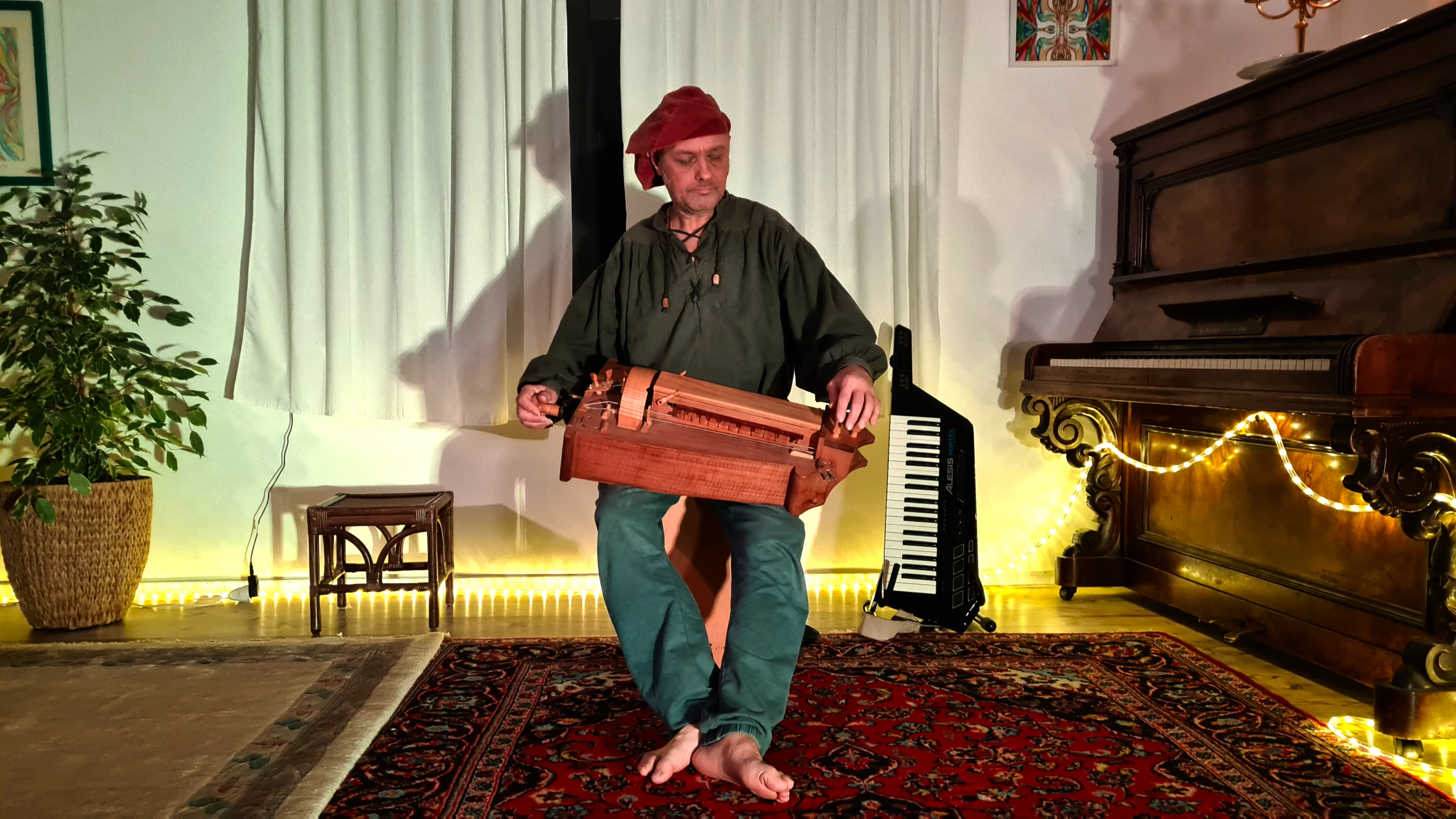 Ioannes Peregrinus and his hurdy gurdy